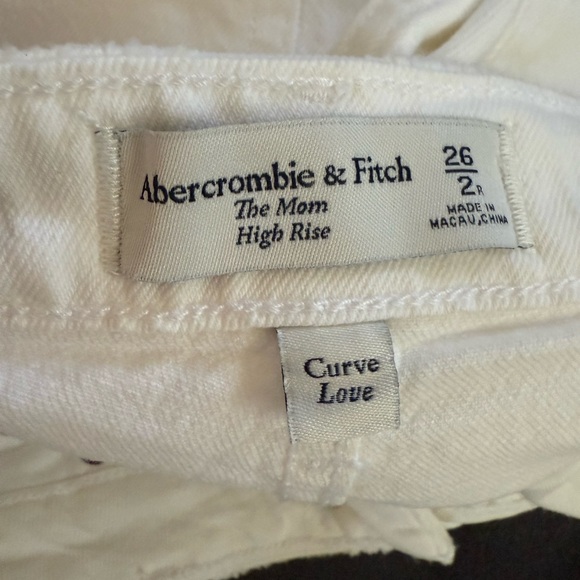 ABERCROMBIE & FITCH- The Mom High Rise Curve Love White Distressed Jeans- 26/2R - Picture 4 of 9